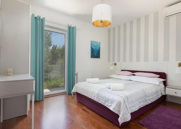 House Luna In With Private Pool (adults Only) * Makarska