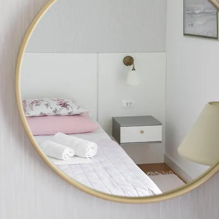 House Luna In With Private Pool (adults Only) Макарська