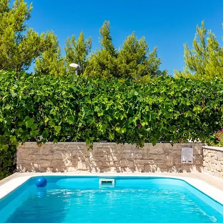 House Luna In With Private Pool (adults Only) Вілла Макарська