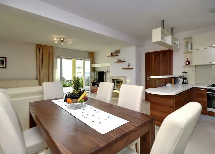 House Luna In With Private Pool (adults Only) Villa *