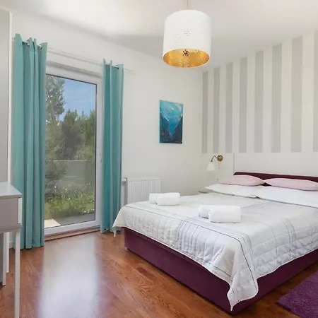 House Luna In With Private Pool (adults Only) * Makarska