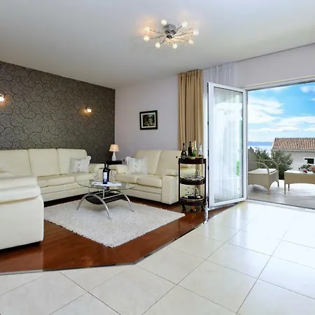 House Luna In With Private Pool (adults Only)