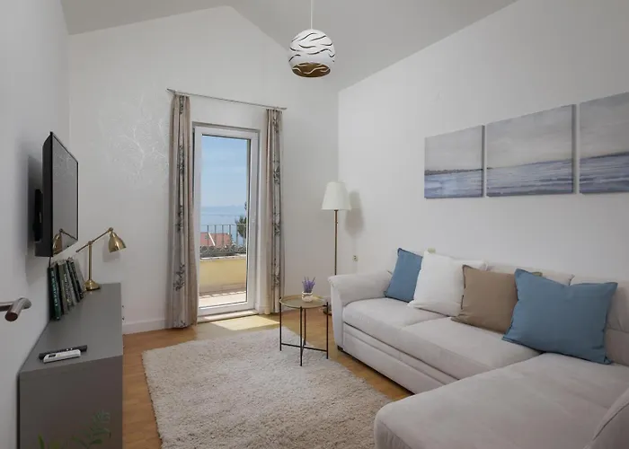 House Luna In With Private Pool (adults Only) Makarska